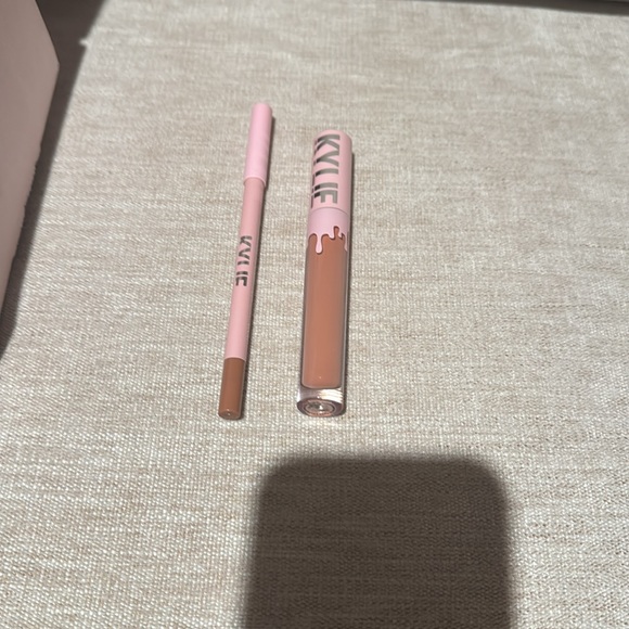 Kylie cosmetics Bare 700 matte brand new unused in the box lip kit. - Picture 6 of 6